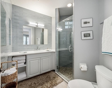 700 Bentwater Circle - Photo Thumbnail 9