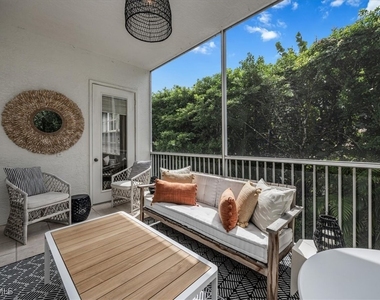 700 Bentwater Circle - Photo Thumbnail 14