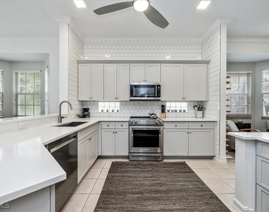 700 Bentwater Circle - Photo Thumbnail 7