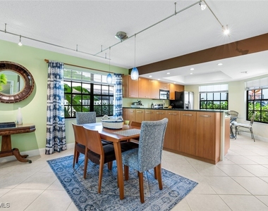 823 Meadowland Drive - Photo Thumbnail 7
