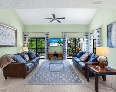 823 Meadowland Drive - Photo Thumbnail 3