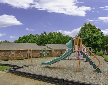 1308 Jacksonville Dr - Photo Thumbnail 4