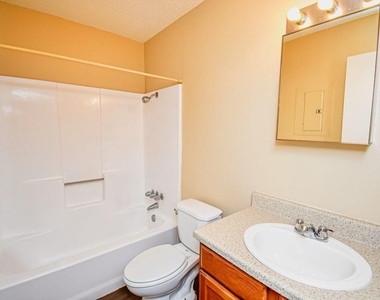 1308 Jacksonville Dr - Photo Thumbnail 9