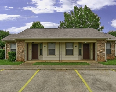 1308 Jacksonville Dr - Photo Thumbnail 2