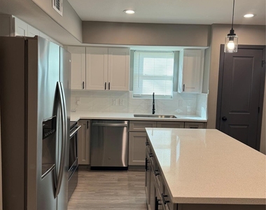 7906 Sexton Street - Photo Thumbnail 5