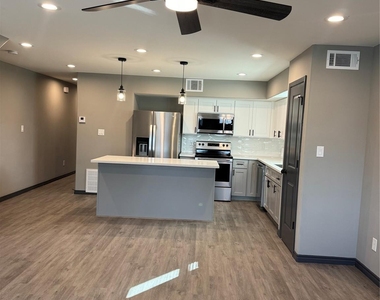 7906 Sexton Street - Photo Thumbnail 2