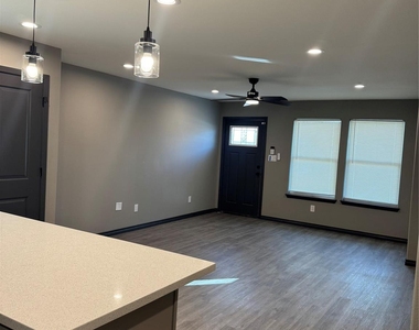 7906 Sexton Street - Photo Thumbnail 4