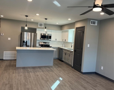 7906 Sexton Street - Photo Thumbnail 3