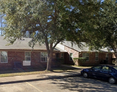 1001 Charlsie Ave - Photo Thumbnail 7