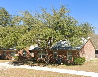 1001 Charlsie Ave - Photo Thumbnail 12