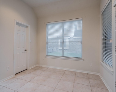 24623 Blane Drive - Photo Thumbnail 11