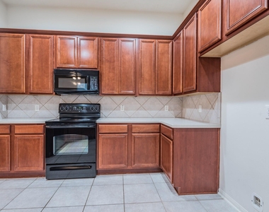24623 Blane Drive - Photo Thumbnail 9