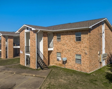 520 Laredo St - Photo Thumbnail 1