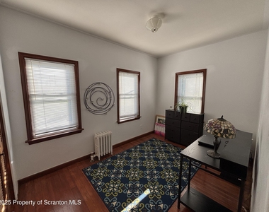 719 Saginaw Street - Photo Thumbnail 18