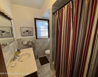 719 Saginaw Street - Photo Thumbnail 13