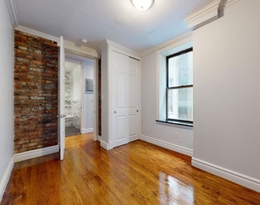 432 East 13th Street - Photo Thumbnail 3