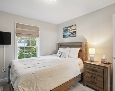 102 Hickory Drive - Photo Thumbnail 18