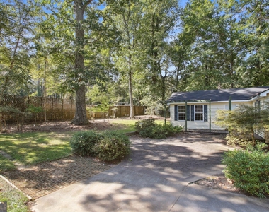 102 Hickory Drive - Photo Thumbnail 22