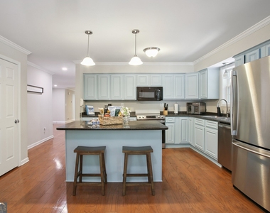 102 Hickory Drive - Photo Thumbnail 11