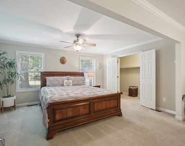 102 Hickory Drive - Photo Thumbnail 13