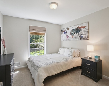 102 Hickory Drive - Photo Thumbnail 17