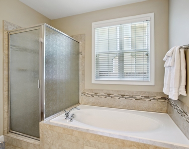 728 Gittings Avenue - Photo Thumbnail 10