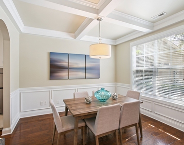 728 Gittings Avenue - Photo Thumbnail 3