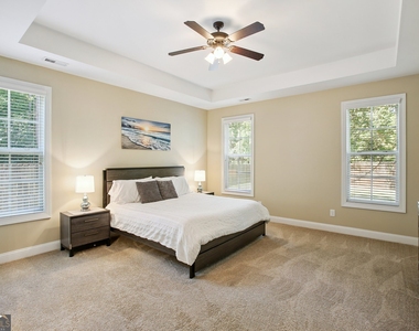 728 Gittings Avenue - Photo Thumbnail 9