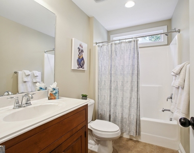 728 Gittings Avenue - Photo Thumbnail 18
