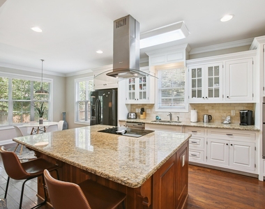 728 Gittings Avenue - Photo Thumbnail 4