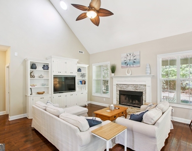 728 Gittings Avenue - Photo Thumbnail 6
