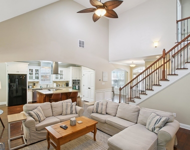 728 Gittings Avenue - Photo Thumbnail 7