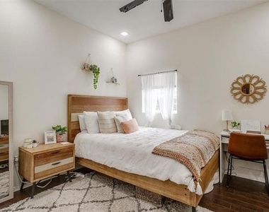 3217 Lubbock Avenue - Photo Thumbnail 28
