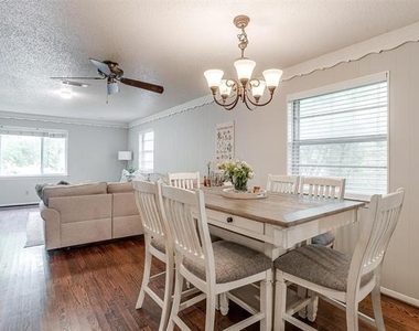 3217 Lubbock Avenue - Photo Thumbnail 10