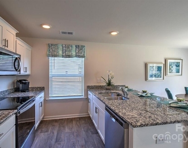 145 Monroe Creek Boulevard - Photo Thumbnail 7