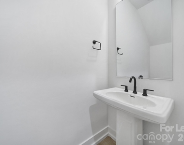 511 Bowman Road - Photo Thumbnail 4