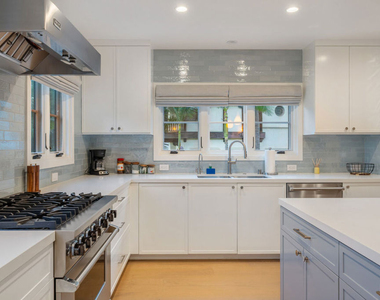 1948 N Curson Avenue - Photo Thumbnail 12