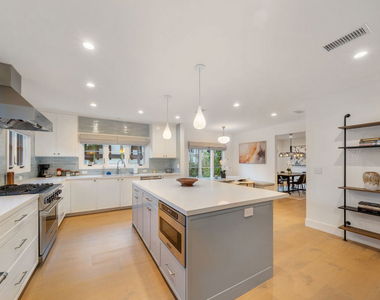 1948 N Curson Avenue - Photo Thumbnail 10