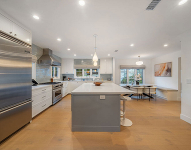 1948 N Curson Avenue - Photo Thumbnail 8