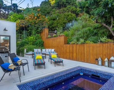 1948 N Curson Avenue - Photo Thumbnail 65
