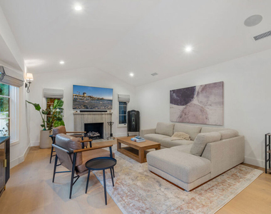 1948 N Curson Avenue - Photo Thumbnail 33