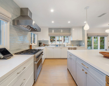 1948 N Curson Avenue - Photo Thumbnail 11