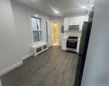65 Audrey Avenue - Photo Thumbnail 6