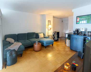East 61st Street - Photo Thumbnail 1