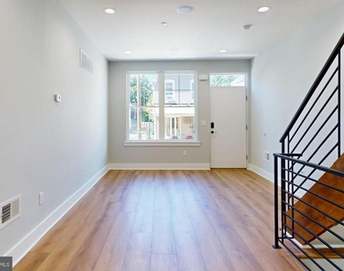 511 N Paxon Street - Photo Thumbnail 6
