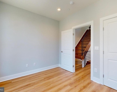 511 N Paxon Street - Photo Thumbnail 12