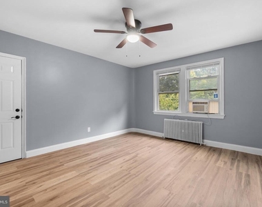 1721 29th Street Se - Photo Thumbnail 4