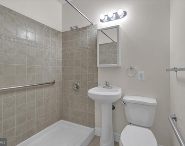 1707 Capitol Avenue Ne - Photo Thumbnail 6