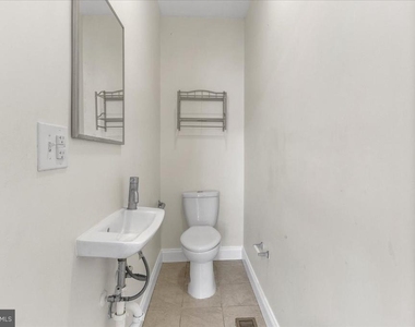 1707 Capitol Avenue Ne - Photo Thumbnail 8