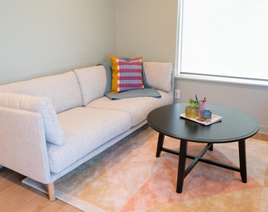 901 E Edenton Street - Photo Thumbnail 4